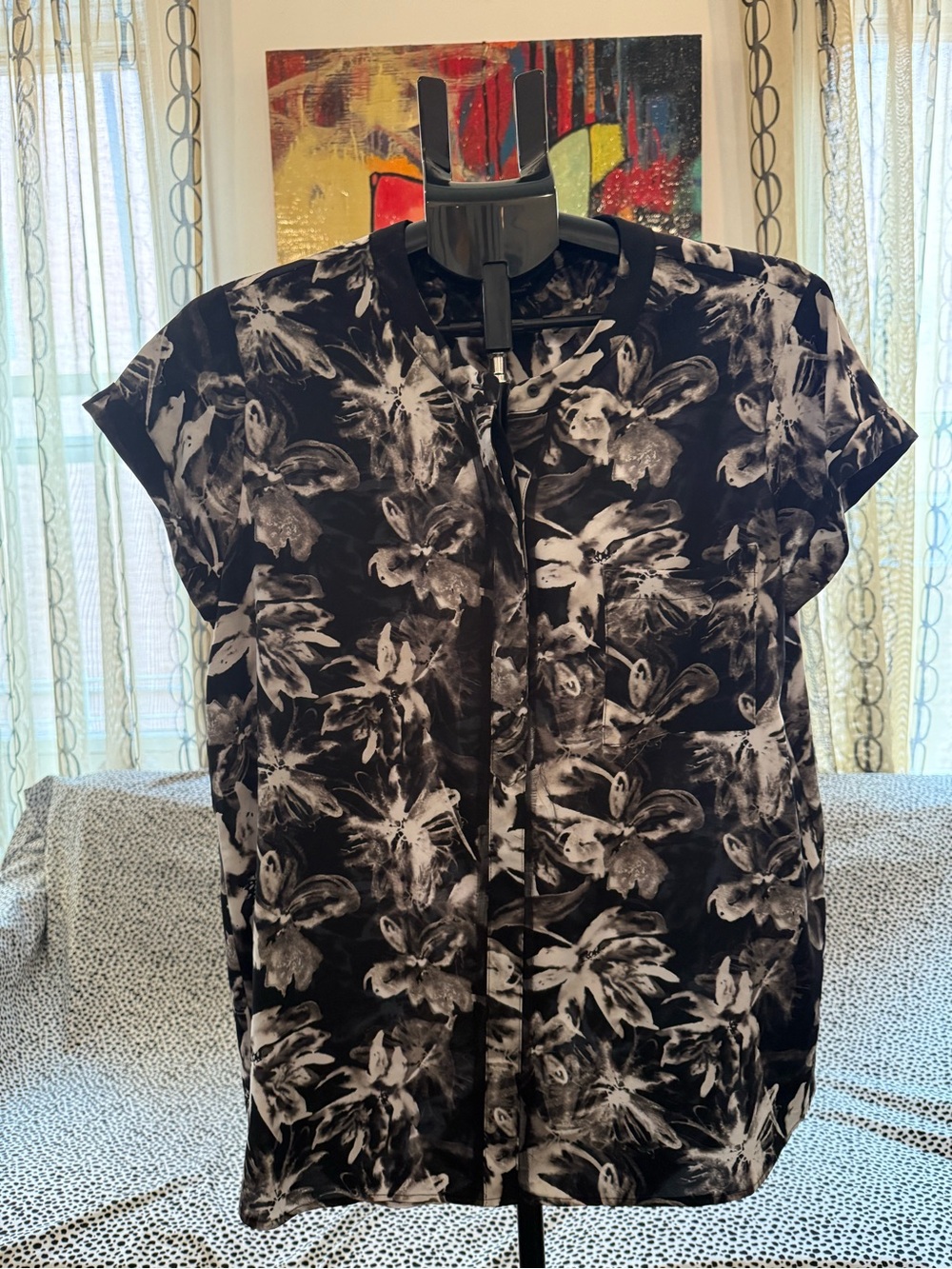 Vera Wang Black and White Floral Short-Sleeve Blouse